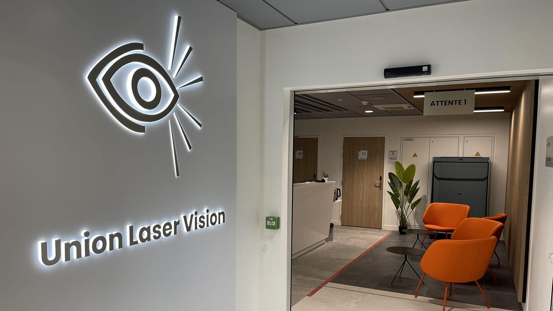 salle attente centre union laser vision specialistes chirurgie refractive operation cataracte toulouse